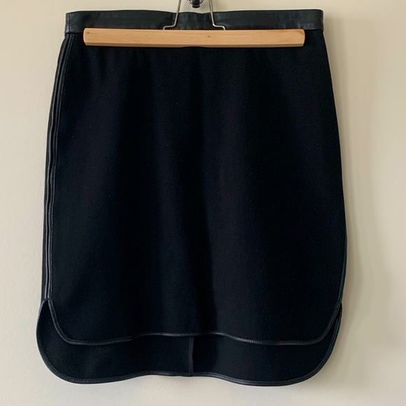 🖤 Club Monaco Leather Trim Mini Skirt - Picture 2 of 5